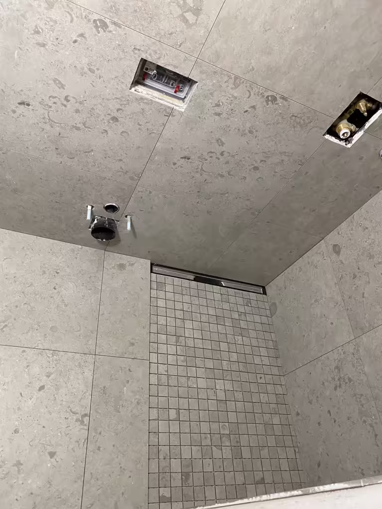 Planering av badrumsrenovering i Stockholm med tydlig offertförfrågan