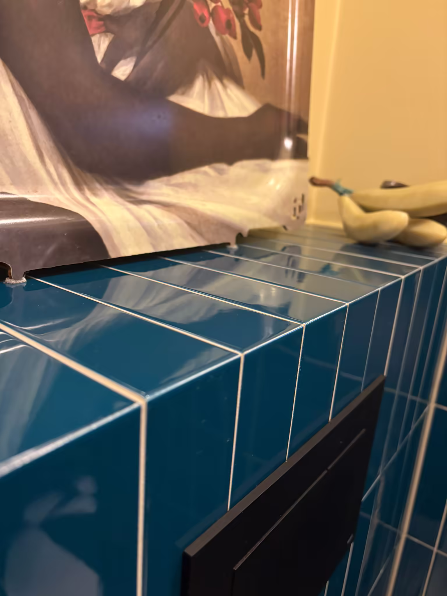 Rivning i badrumsrenovering avslöjar underlagets skick — Haga Plattsättning AB i Stockholm
