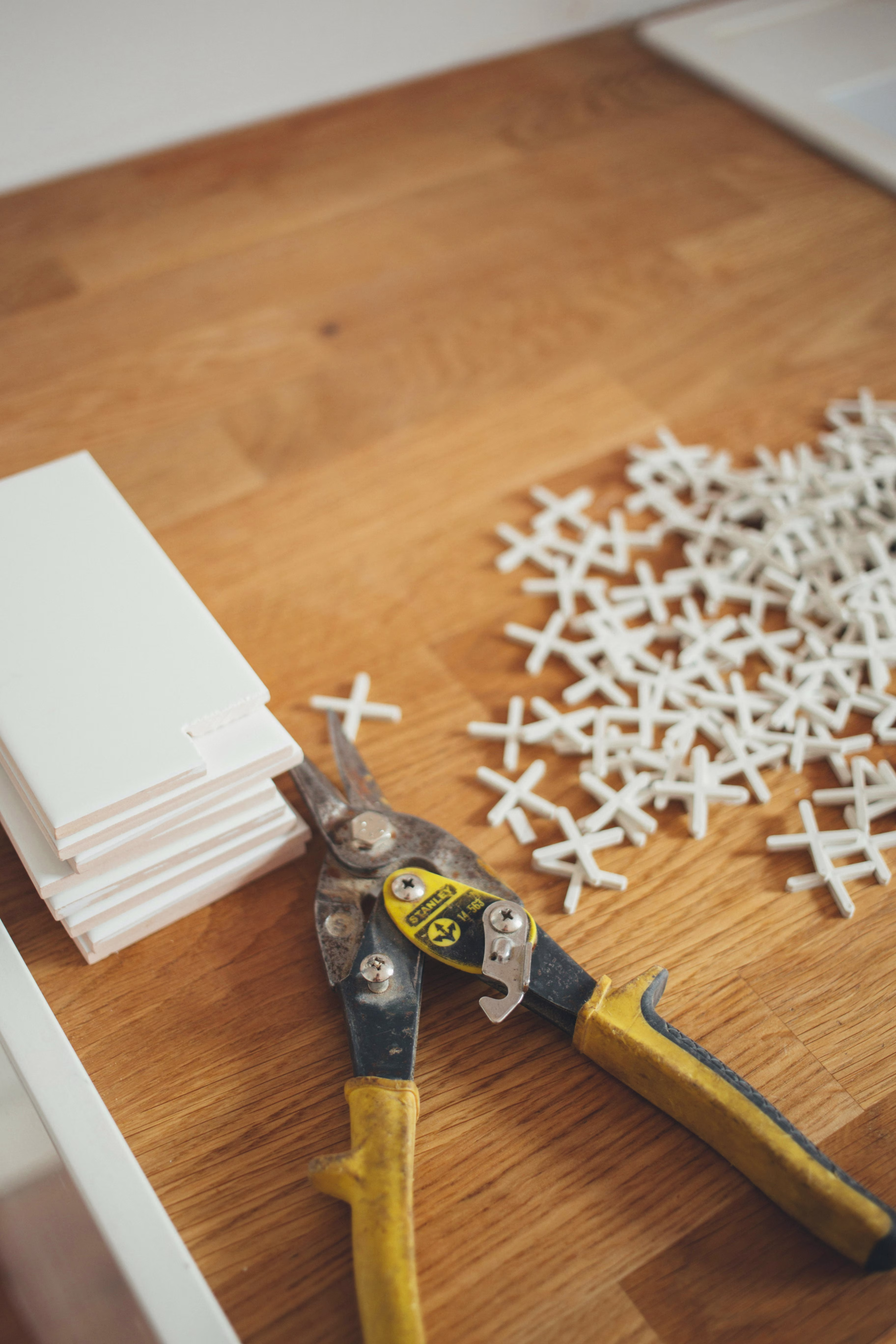 Köksrenovering bostadsrätt Täby – BRF-anmälan och kakelsättning